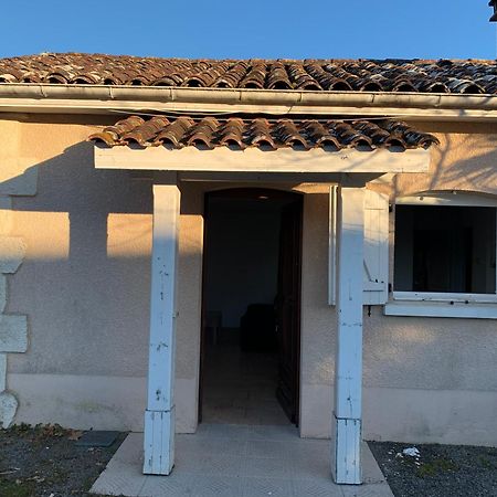 Petite Maison Dans Un Village Du Gers Sabazan Exteriör bild
